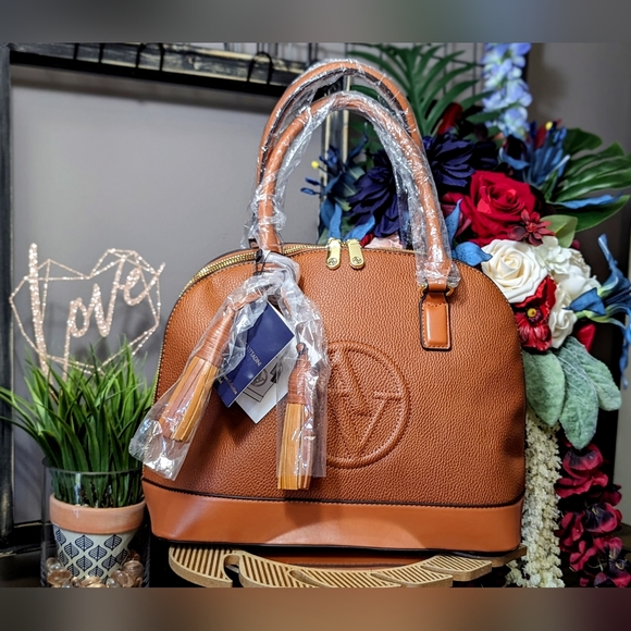 Adrienne Vittadini Bags Nwt Adrienne Vittadini Trapunto Signature Collection Dome Satchel